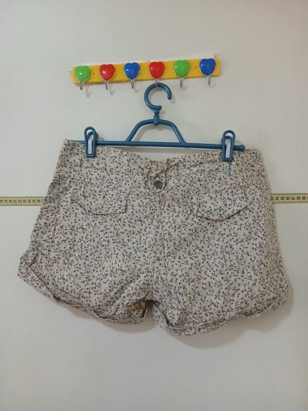 Shorts florido Tam 40 - Image 2